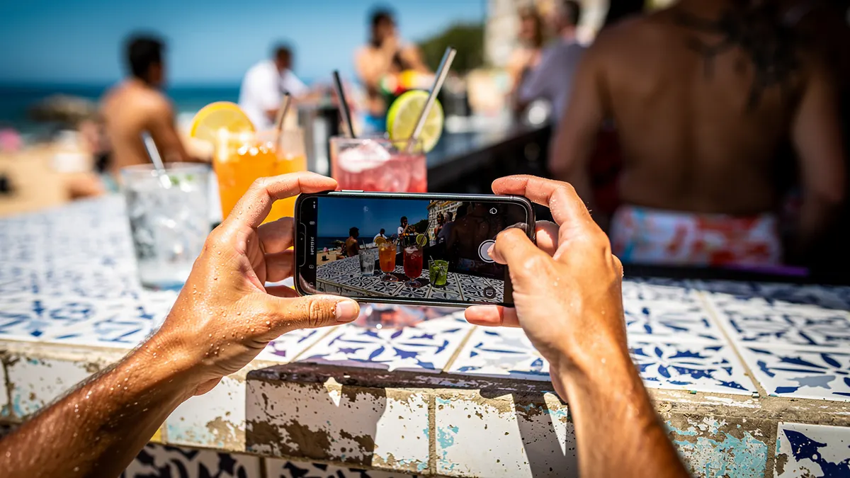 Travailler comme créateur UGC en Algarve